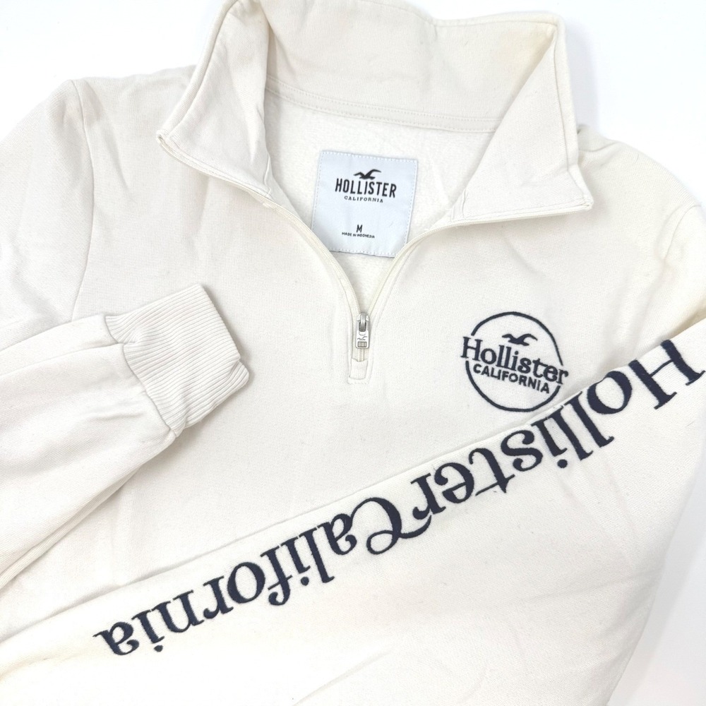 Hollister California Womens Medium 1/4 Zip Sweatshirt Cream White Logo Sleeve